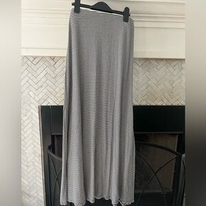 Forever 21 black and white stripe maxi skirt